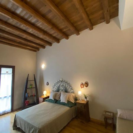 Casa Vetriera Apartment Palermo Luaran gambar